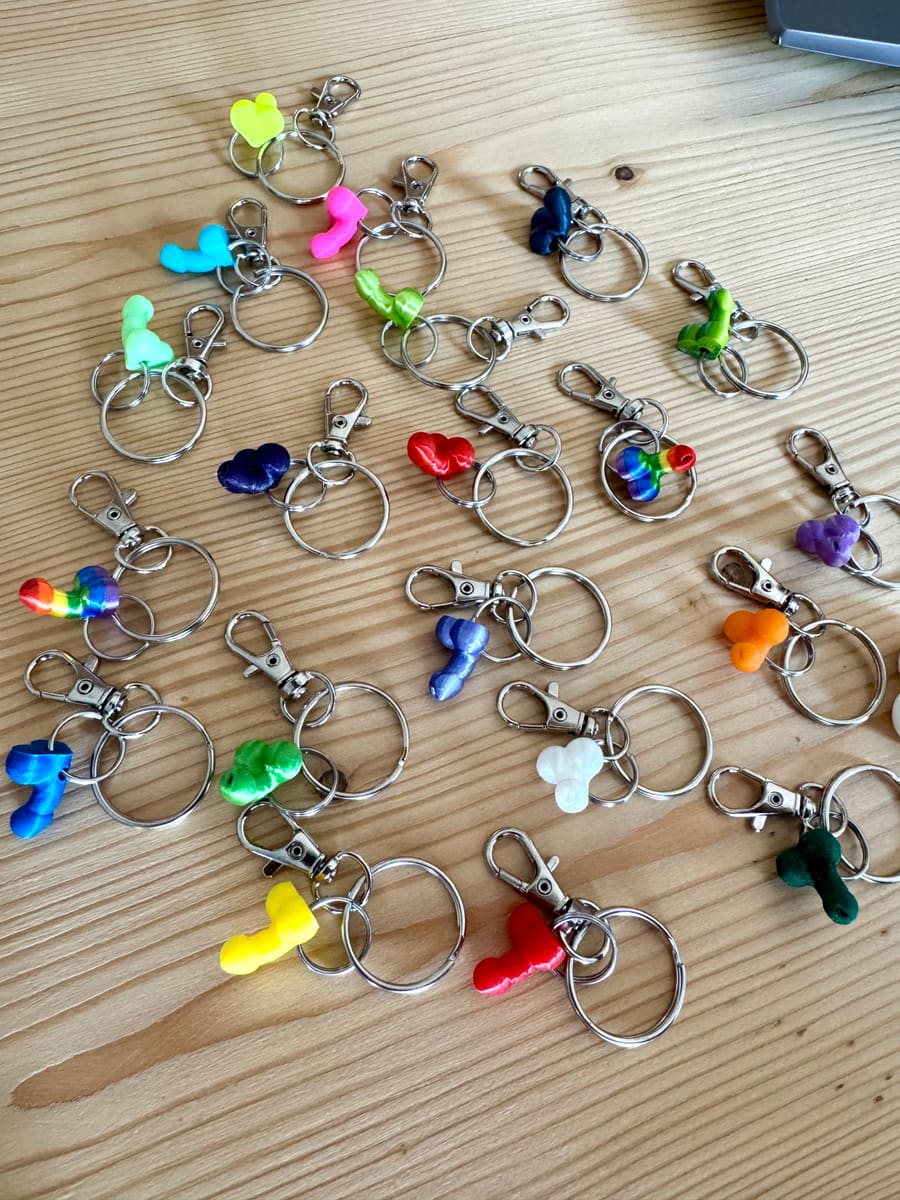 Novelty charm keychains with clasps in many colors